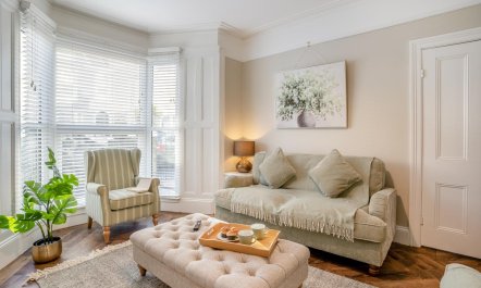 3 Bed in Mumbles 6