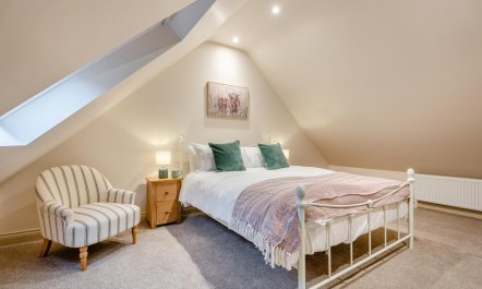 2 Bed in Castleton 3