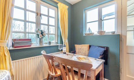 2 Bed in South Cove 5