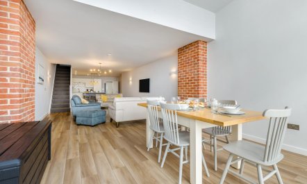 3 Bed in Walcott 8