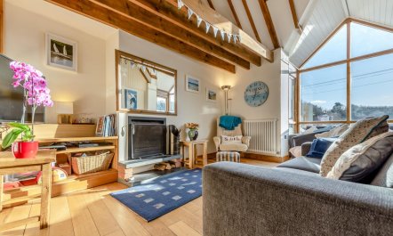 3 Bed in Little Haven 1