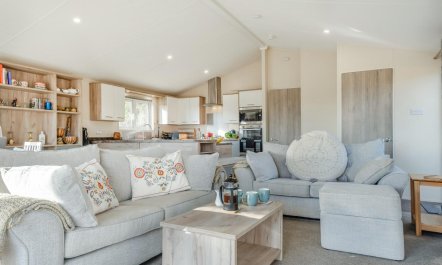 2 Bed in Upton 1