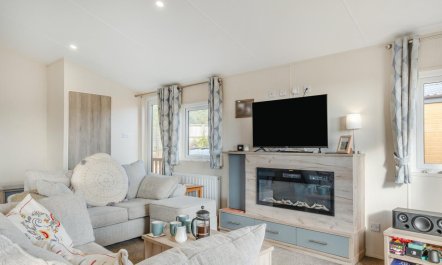 2 Bed in Upton 2