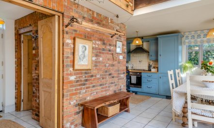 3 Bed in Upton 8