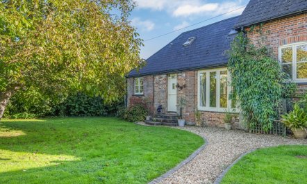 3 Bed in Upton 1