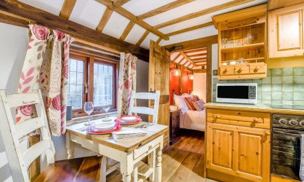 1 Bed in Ashburnham 5