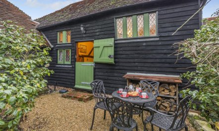 2 Bed in Ashburnham 0
