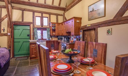 2 Bed in Ashburnham 7