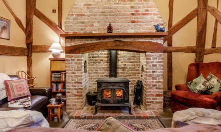 2 Bed in Ashburnham 1