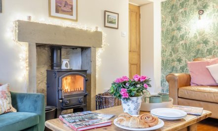 5 Bed in Brassington 1
