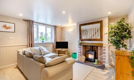 3 Bed in Middle Mayfield 6