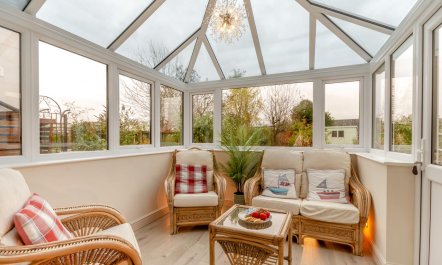 3 Bed in Middle Mayfield 2