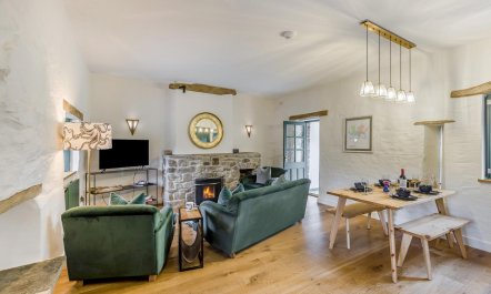 2 Bed in Moylegrove 1