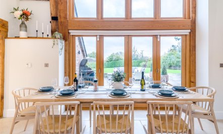 4 Bed in Etloe 7