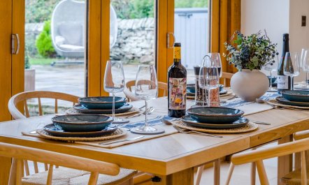 4 Bed in Etloe 8