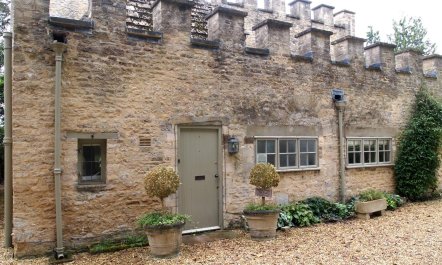 4 Bed in Cirencester 1