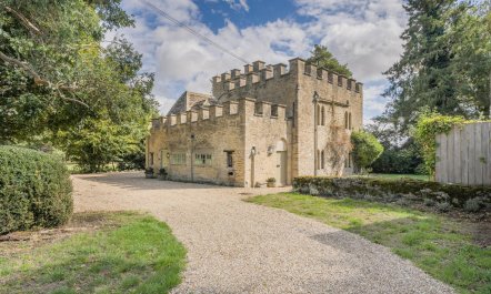 4 Bed in Cirencester