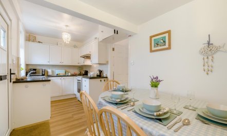 3 Bed in Seahouses 2