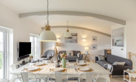 4 Bed in Widemouth Bay 3