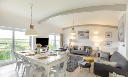 4 Bed in Widemouth Bay 1