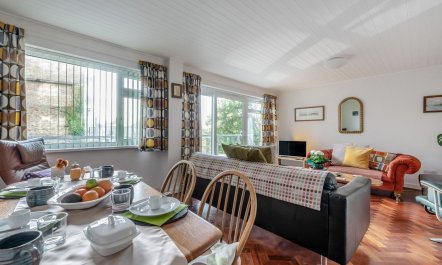 2 Bed in Tenby