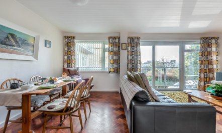 2 Bed in Tenby 3