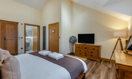 2 Bed in Brampton 9