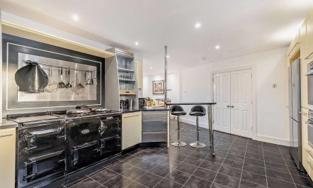 6 Bed in Chipping Campden 9