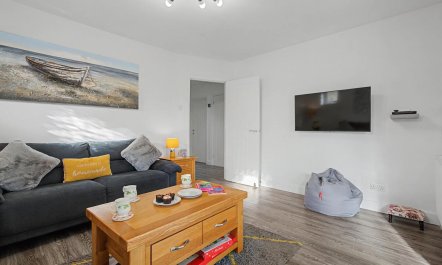 2 Bed in Southbourne 2