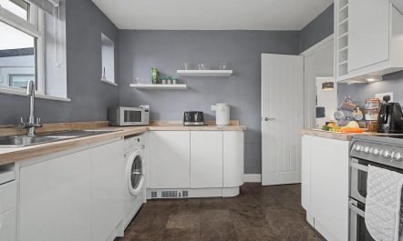 2 Bed in Southbourne 3
