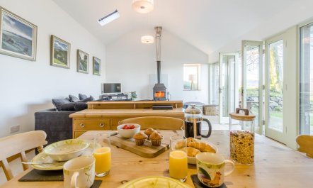 1 Bed in Llangower 3