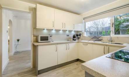 3 Bed in Baycliff 7