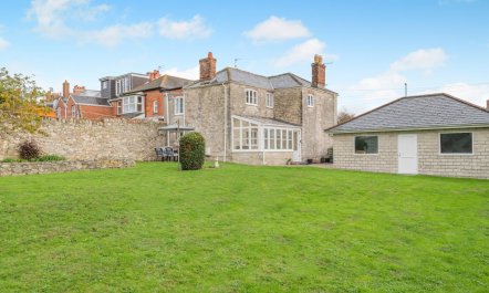 3 Bed in Weymouth 1