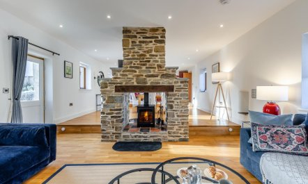 3 Bed in Rhydyfelin 6