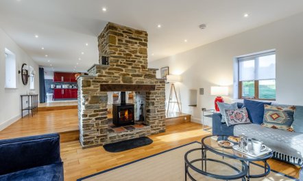 3 Bed in Rhydyfelin 2