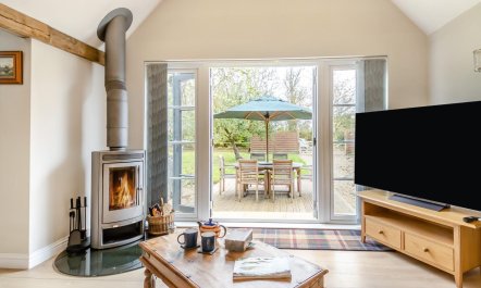 1 Bed in Dickleburgh 1