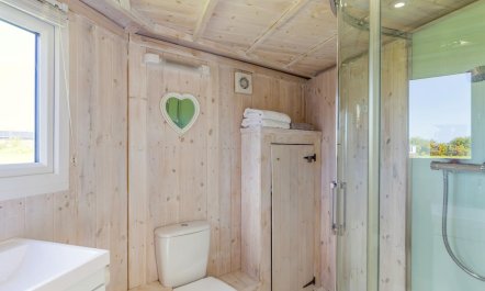 1 Bed in Hartland 9