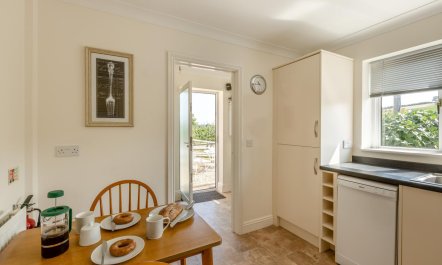 1 Bed in Old Cleeve 6