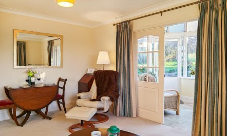 1 Bed in Old Cleeve 2