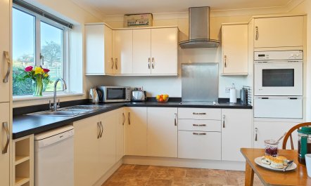 1 Bed in Old Cleeve 5