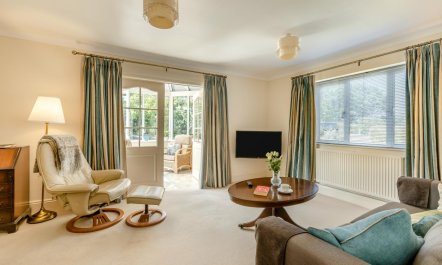 1 Bed in Old Cleeve 3