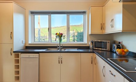 1 Bed in Old Cleeve 4