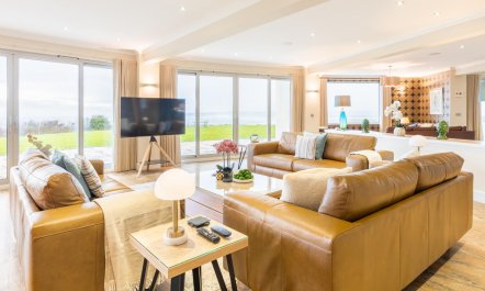 7 Bed in Westward Ho 3