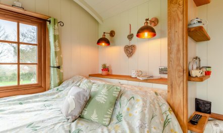 1 Bed in Trebullett 8