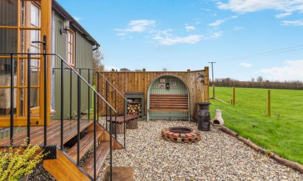 1 Bed in Trebullett 2