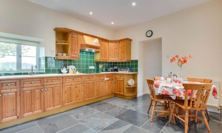 2 Bed in Bratton Fleming 6