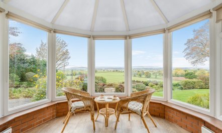 4 Bed in Hereford 2