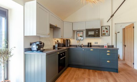1 Bed in Wyke Champflower 5
