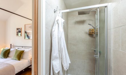 1 Bed in Wyke Champflower 9