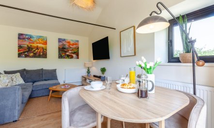 1 Bed in Wyke Champflower 3